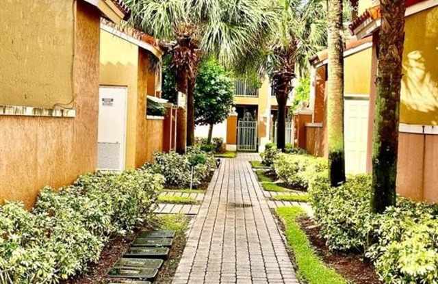 Photo of 732 SW 106th Ave