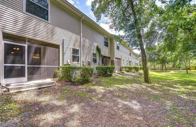 2227 GOLDEN OAK LANE