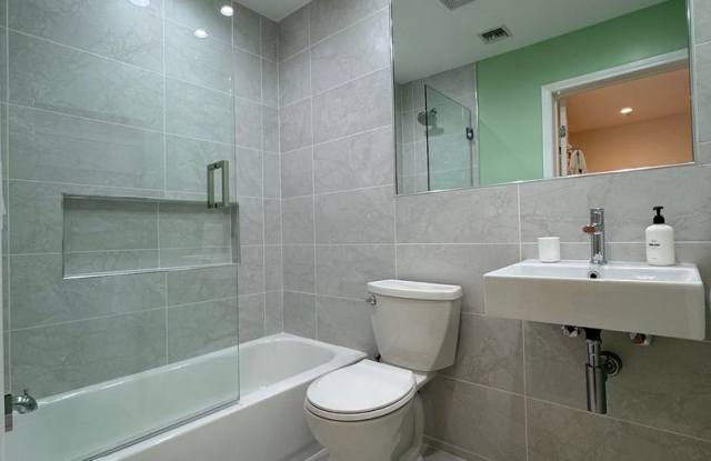Modern 2-Bed, 2-Bath Residence in Prime West Hollywood