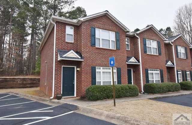 637 Huntington Road - B5