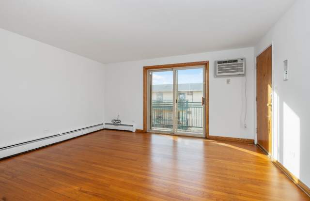 Photo of 3731-3733 W 63rd (West Lawn)