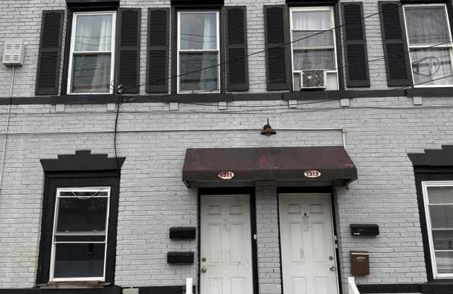 Photo of 1301 S 2ND Street