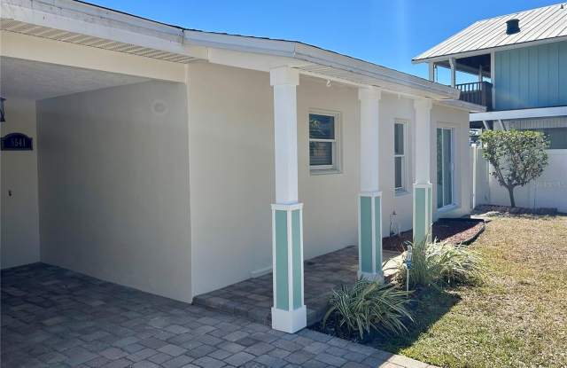 5541 BAYOU GRANDE BOULEVARD NE