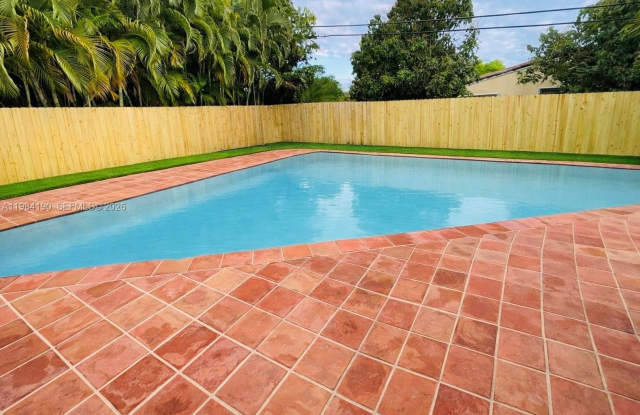 240 Greenwood Drive 240, Key Biscayne, FL 33149
