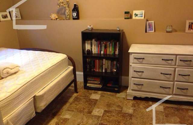 Huge 4 bed in Allston