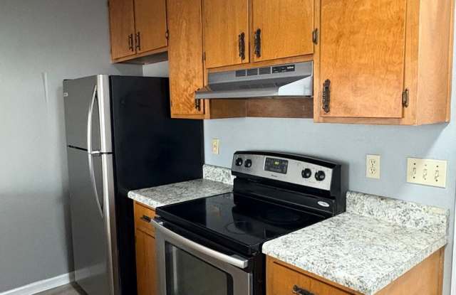 2 Story Townhome on the Eastside avail NOW!