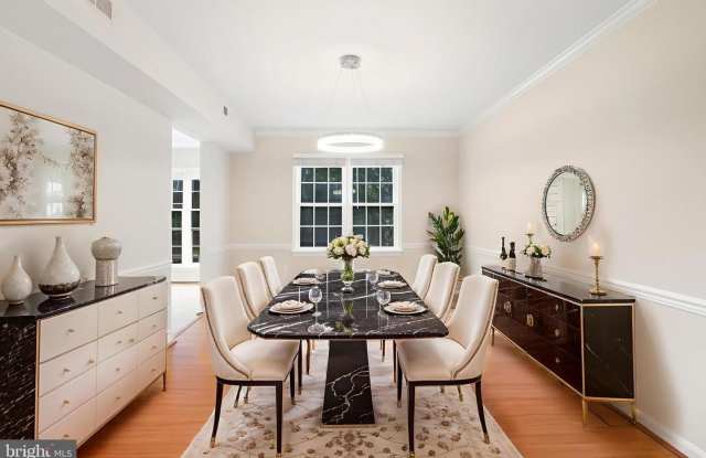 9207 HUNTING PINES PL