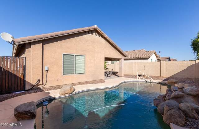 2187 W KRISTINA Avenue