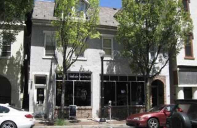 9 W 4th Street