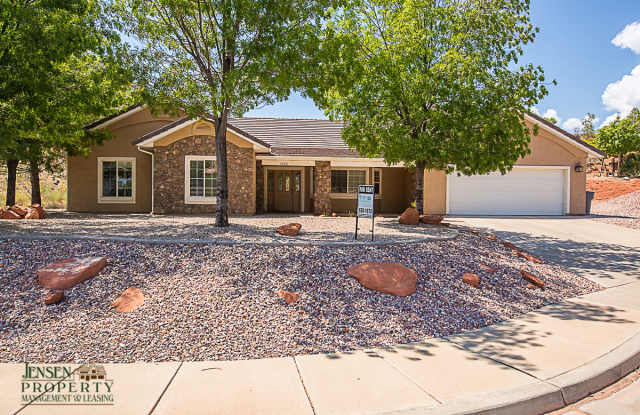 Spacious Four Bedroom Home-RV Parking