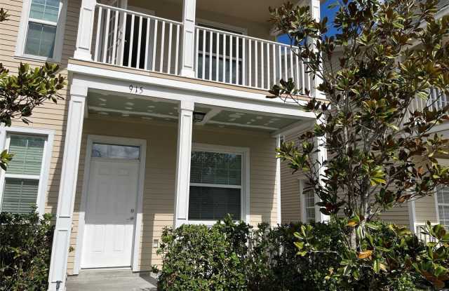 915 SUMNER STREET
