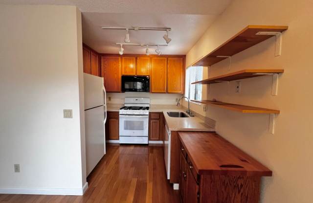 Photo of Spacious 3 bedroom 1.5 bath