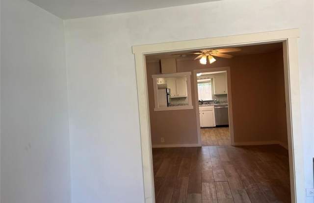 220 W Denison Avenue