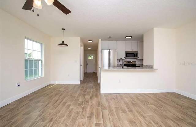 2635 Hunt Club Lane - 1