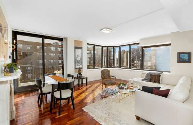 52 East End Avenue
