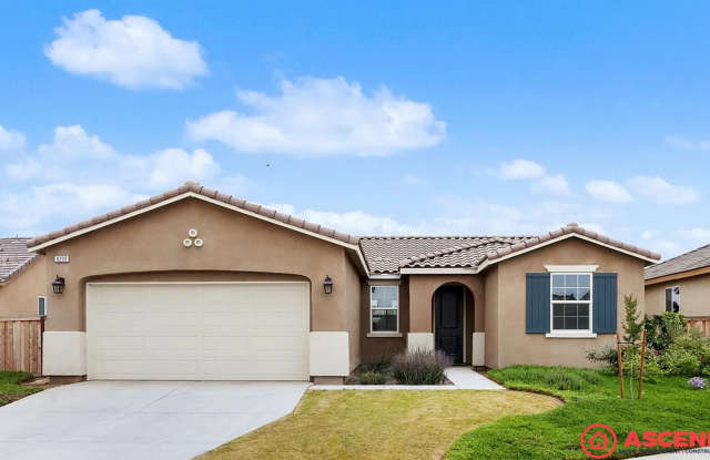 Spacious 3BD/2BA Home in Bakersfield's 93313 — Fully Equipped, Garage & Small Pets Welcome!