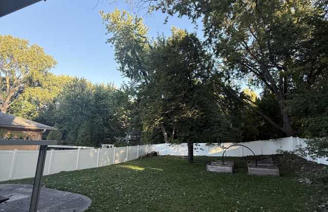 1825 41st Avenue Northeast