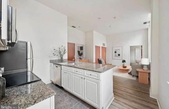 1001 CHESTNUT STREET