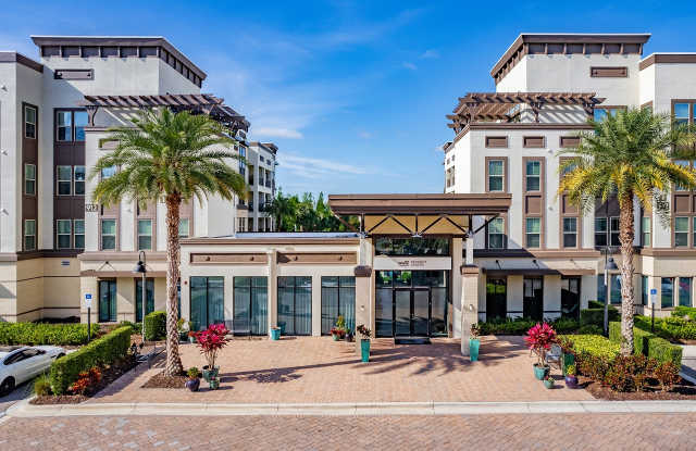 Nine 12 Gateway Apartments