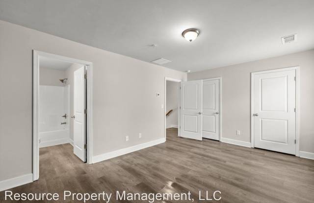 Townhome In Oakwood, GA!