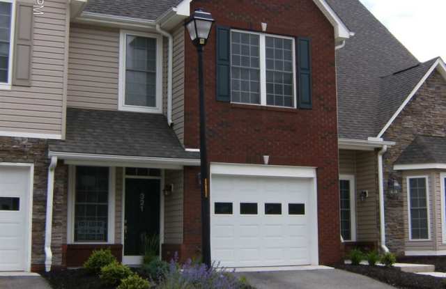 3 Bedroom 2.5 Bath Townhouse with 1 Car Garage