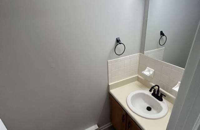 Rent Promotion - $500 off 2nd Month Rent if lease signed by 2/15/26.