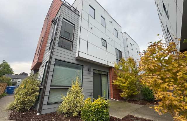 Photo of Luxury Townhouse in South Park