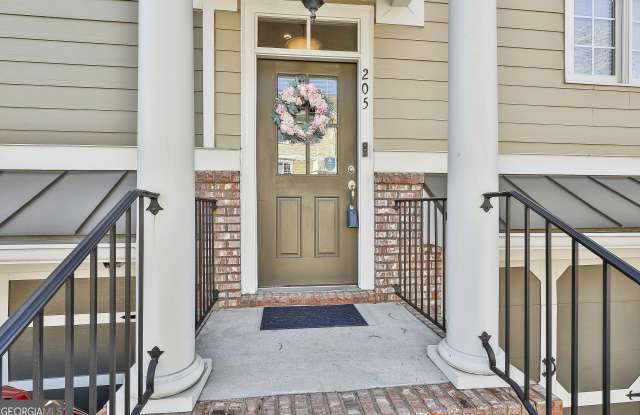 205 Lexington Village