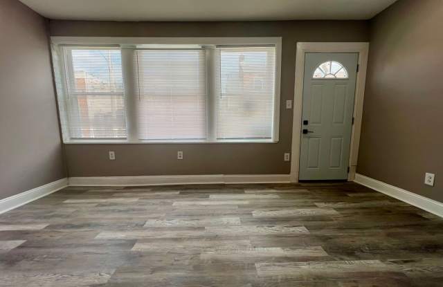 Newly Renovated 3-Bedroom Townhome in Elmwood Park! Available NOW!