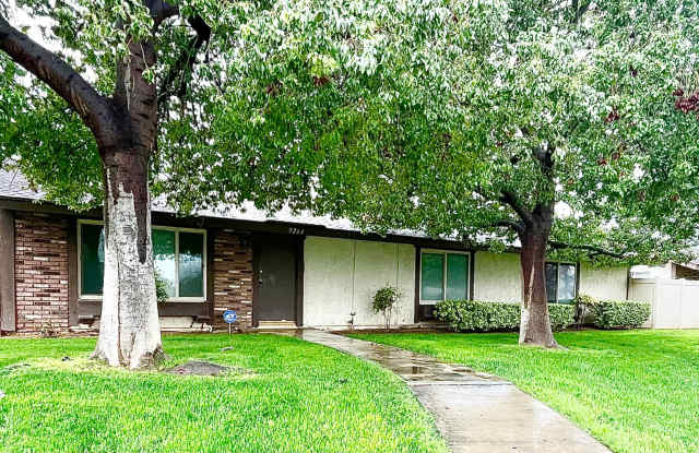 9264 Delano Dr, Riverside, CA 92503