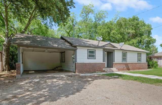 106 E Grove Street E