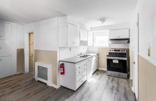 26 Schooleys Mountain Rd