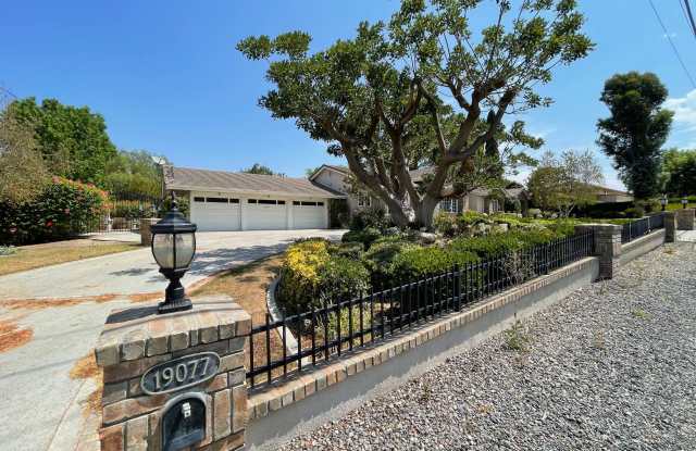 19077 Oriente Dr