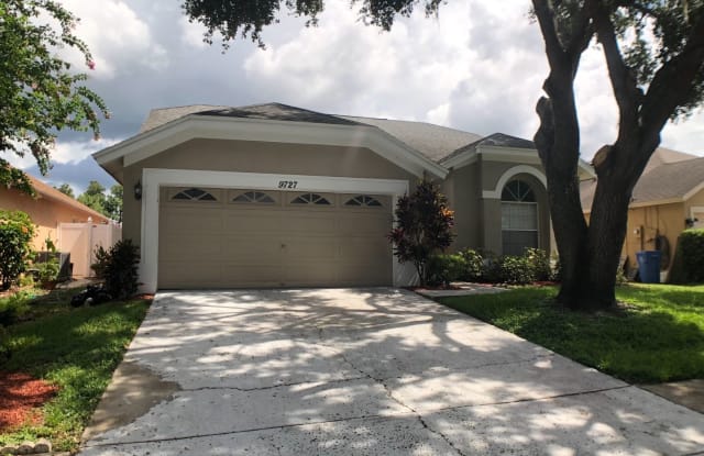 9727 Long Meadow Dr - 9727 Long Meadow Drive, Town 'n' Country, FL 33615