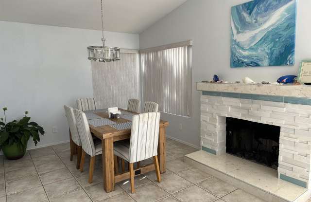 11025 W POINSETTIA Drive