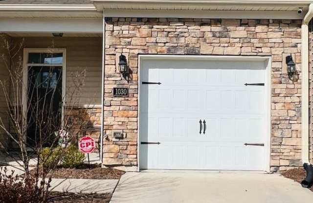 Fantastic Townhouse in Durham hot location, One Car Garage, convenient to everything!!