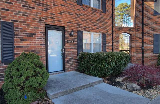 Updated 2 bedroom Townhome - 1664 Louisville Road, Alcoa, TN 37701