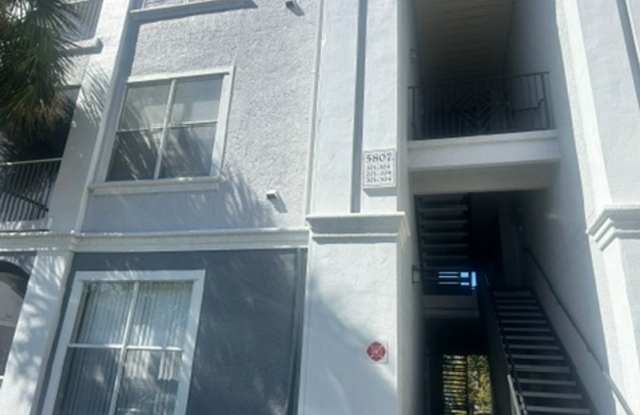 RIVERVIEW: Allegro Palms - Gated Community, 1 bed/1 bath, 2nd Floor Condo