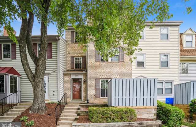 2970 SCHUBERT DR #10