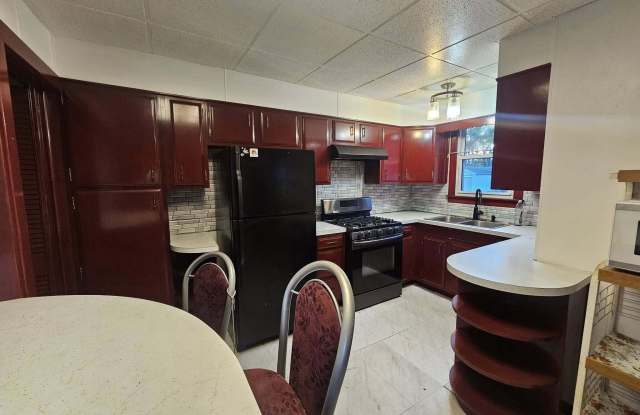 423 W Lackawanna Avenue unit: 1