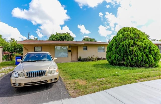 4551 W Oakland Park Blvd - 4551 West Oakland Park Boulevard, Lauderdale Lakes, FL 33319