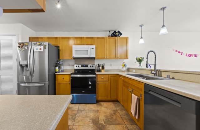 92-7171 Elele Street503