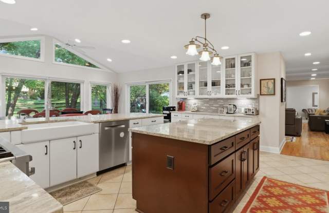 11057 POWDER HORN Drive