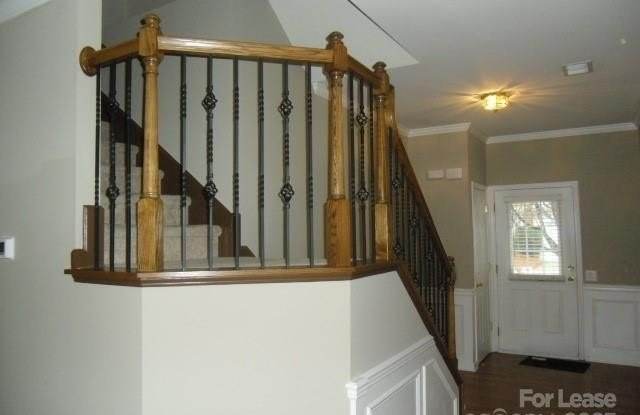 10236 Garmoyle Street