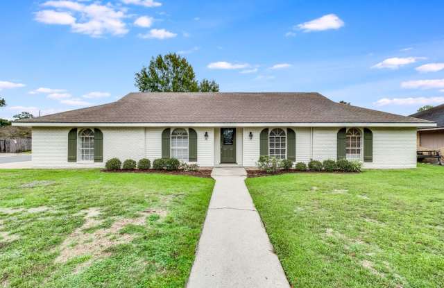 Beautiful Newly Renovated Large Home!