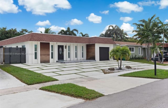 208 SE 4th Ter - 208 Southeast 4th Terrace, Dania Beach, FL 33004