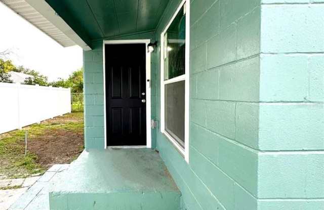 2015 1/2 LAUREL STREET