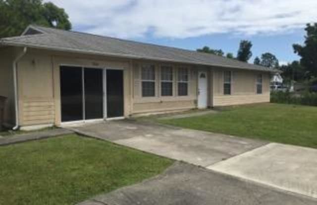 3100 10th ST SW - 3100 10th Street Southwest, Lehigh Acres, FL 33976