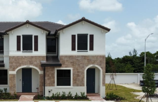 11410 W 34 way - 11410 W 34 Way, Hialeah, FL 33018