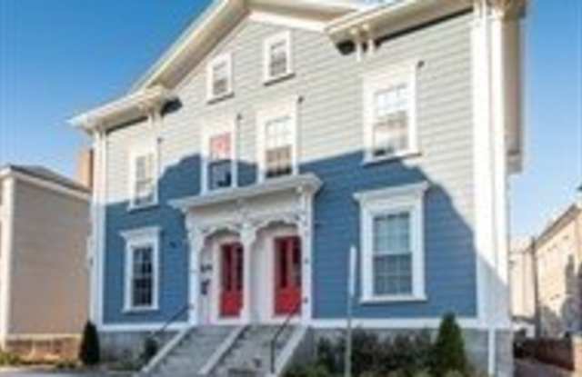 Photo of 10-12 Lynde St unit: 5